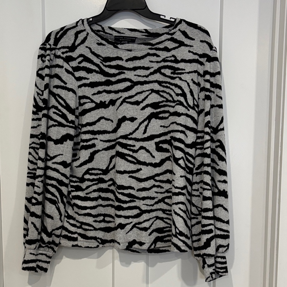 Sanctuary Gray and Black Zebra-Print Crewneck Sweater